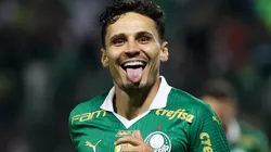 Foto: Cesar Greco/Palmeiras - Raphael Veiga comemorando pelo Palmeiras em clássico contra o Santos