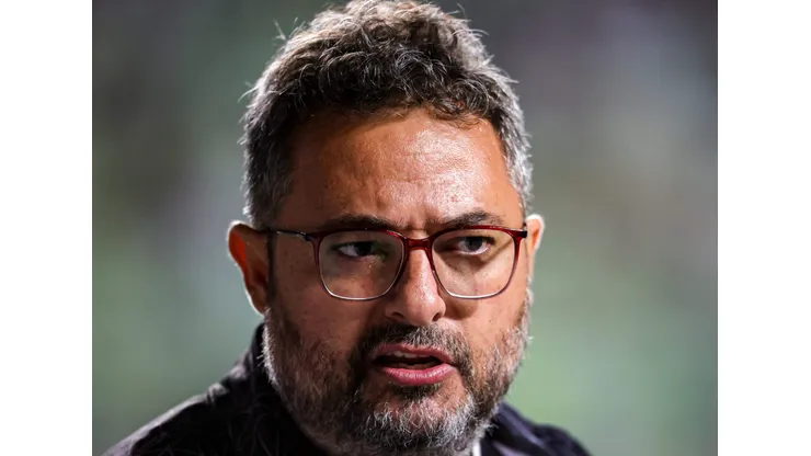 Vasco prepara mais uma ida ao mercado.Foto: Gilson Junio/AGIF