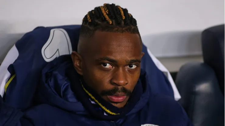 Lincoln no banco do Fenerbahçe (TUR). Foto: Ahmad Mora/Getty Images