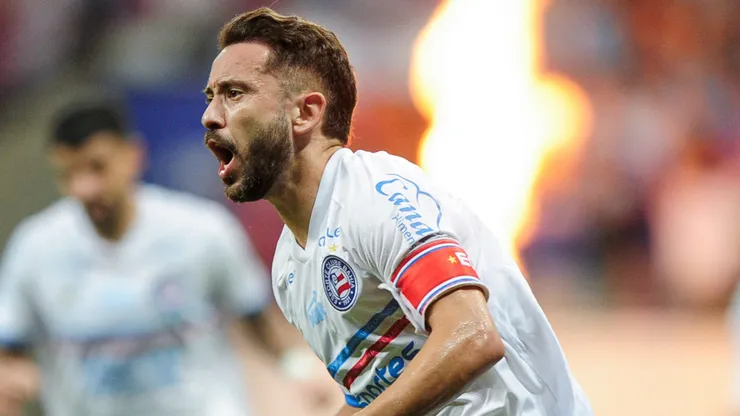 Everton Ribeiro vem defendendo o Bahia, que complica planos de despedida do ídolo do Mengão no Maracanã - Foto: Jhony Pinho/AGIF