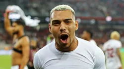 Matheuzinho é apenas a 3ª opção no Flamengo de Tite - Foto: Heuler Andrey/Getty Images