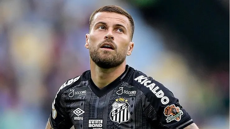 +1 saída além de Lucas Lima no Santos - Foto: Thiago Ribeiro/AGIF.