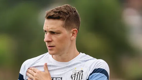 Torcida define quem deve o substituto de Furch no time titular do Santos. Foto: Reinaldo Campos/AGIF