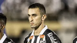 Schmidt em ação pelo Peixão. Foto: Raul Baretta/ Santos FC.