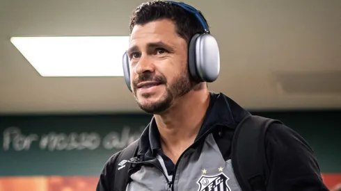 Foto: Raul Baretta/Santos FC.- Giuliano pelo Santos em partida no Campeonato Paulista