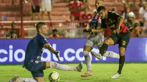 PE - RECIFE - 30/03/2024 - PERNAMBUCANO 2024, NAUTICO X SPORT FINAL - Ze Roberto jogador do Sport durante partida contra o Nautico no estadio Aflitos pelo campeonato Pernambucano 2024. Foto: Rafael Vieira/AGIF