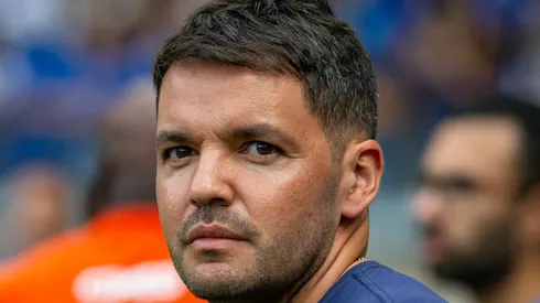 Larcamón se salvou por pouco no Cruzeiro. Foto: Fernando Moreno/AGIF