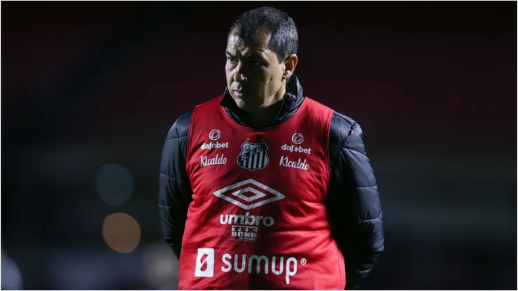 Fábio Carille em jogo pelo Santos - Foto: Alexandre Schneider/Getty Images