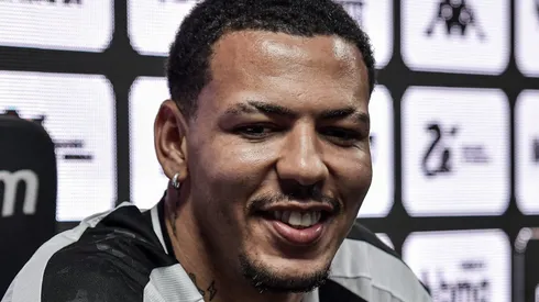 Clayton Silva tem surpreendido nos treinamentos pelo Vasco. Foto: Thiago Ribeiro/AGIF