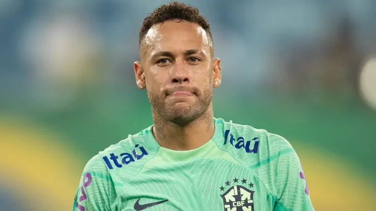 Neymar com a Seleção Brasileira durante treino na Arena Pantanal. Foto: Gil Gomes/AGIF