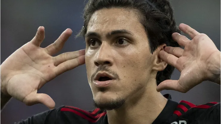 Meia-atacante não quer jogar com Pedro no Flamengo e escolhe o São Paulo