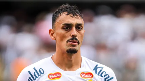 Pituca durante partida contra a equipe do Grêmio Novorizontino. Foto: Reinaldo Campos/AGIF