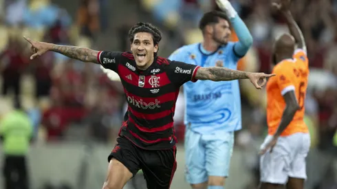 Pedro, jogador do Flamengo, comemora gol durante partida contra o Nova Iguacu no estadio Maracana pelo campeonato Carioca 2024.