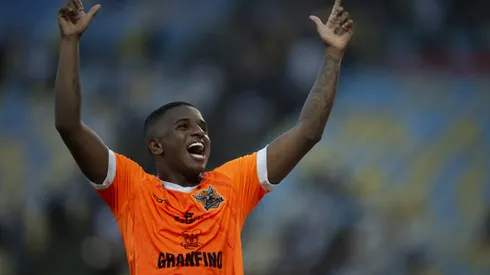 Bill do Nova Iguaçu celebra vitória conquistada contra o Vasco nas semifinais do Carioca.