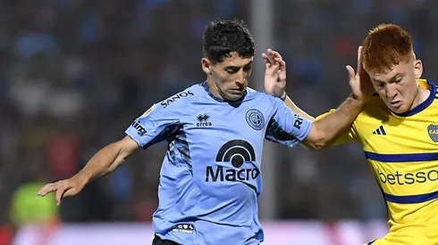 Sánchez durante disputa com Barco em jogo contra o Boca Juniors (ARG). Foto: Hernan Cortez/Getty Images.