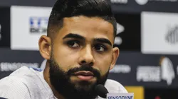 Felipe Jonatan, jogador do Santos. O lateral fala sobre sua possível renovação de contrato com o Peixe.