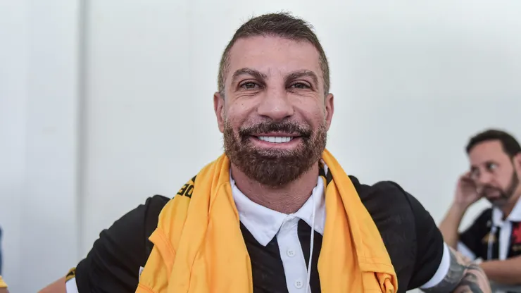 Presidente do Vasco decidiu explicar toda a situação envolvendo a dívida durante entrevista coletiva