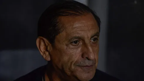 Treinador do Vasco é avisado sobre possível saída no elenco