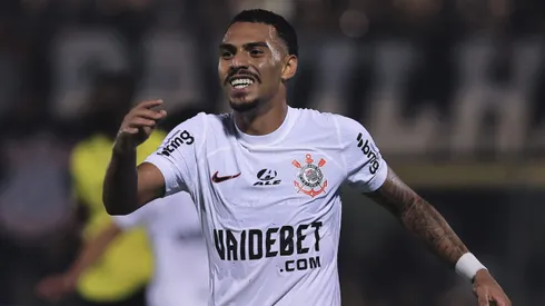 Lateral atuou poucas vezes com a camisa do Timão desde que foi contratado
