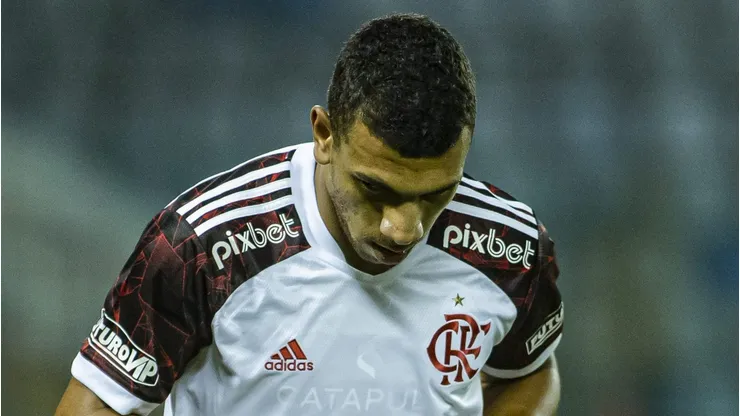 Petterson pertence ao Mengão e após brilhar na base foi emprestado