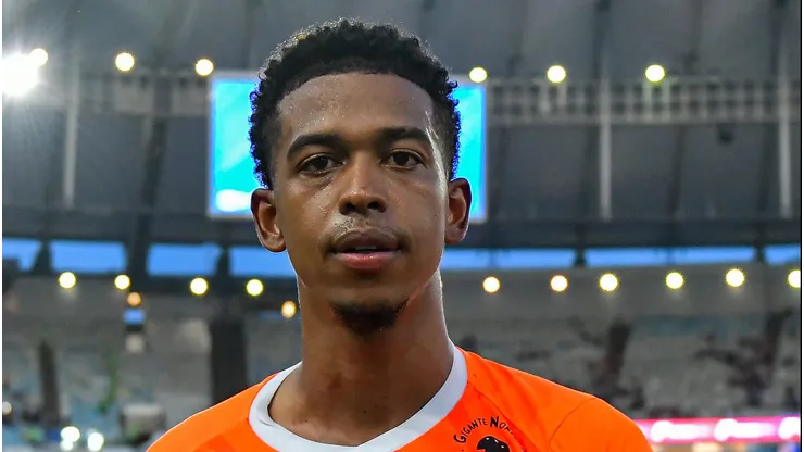 Carlinhos pode ser contratado pelo Flamengo.