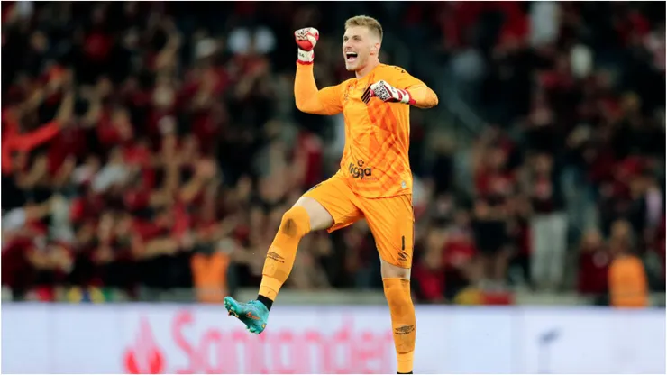 Bento em partida pelo Athletico Paranaense - Foto: Heuler Andrey/Getty Images
