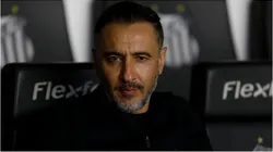 Vitor Pereira em jogo contra o Santos - Foto: Ricardo Moreira/Getty Images