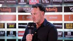 Gabriel Milito foi apresentado no rival