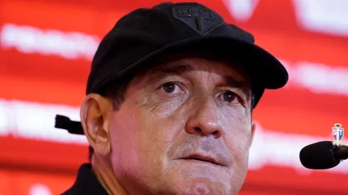 Muricy já está em tratativas com meia de 28 anos, mas viu Grêmio entrar na disputa