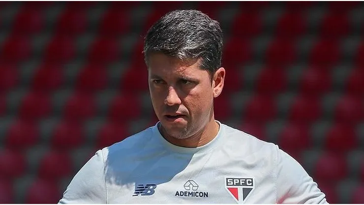 Carpini em treino do São Paulo. O treino deu poucas chances aos jovens de Cotia - Foto: Flickr São Paulo Futebol Clube