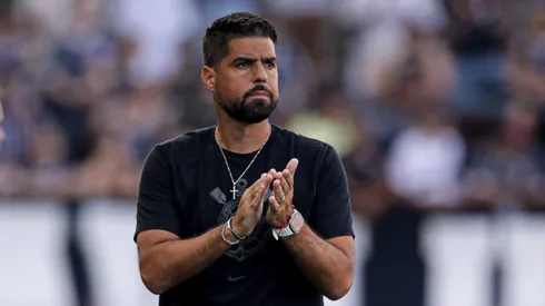 António Oliveira, técnico do Corinthians, deve ter novidades no Timão