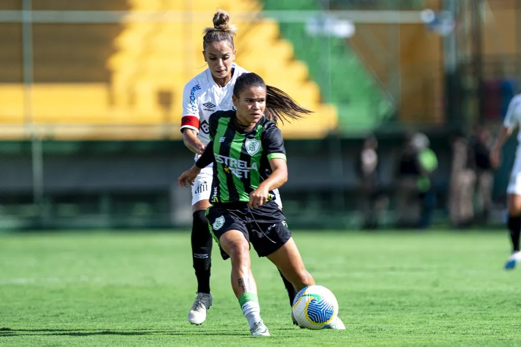 Jogadoras do Santos e América-MG em partida. Ale Torres/Staff Images Woman/CBF.