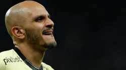 Fábio Santos deixou o Corinthians em dezembro após o fim do Brasileirão Série A