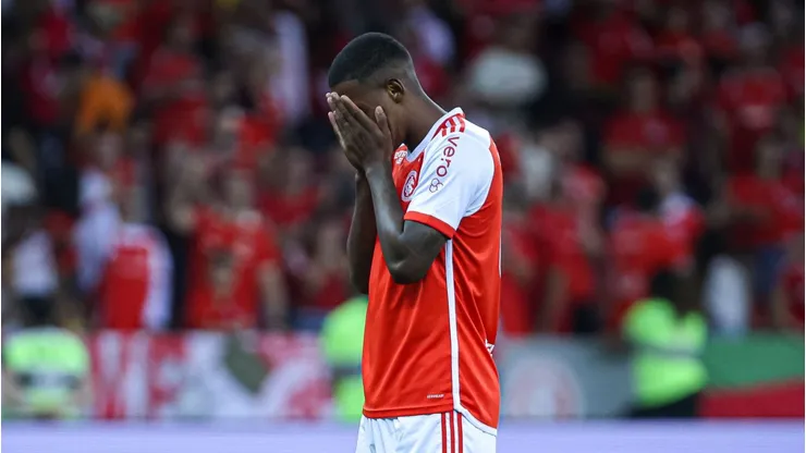 Robert Renan perdeu penalti pelo Internacional. Foto: Maxi Franzoi/AGIF