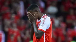 Zagueiro lamenta erro de penalidade que culminou em eliminação do Inter