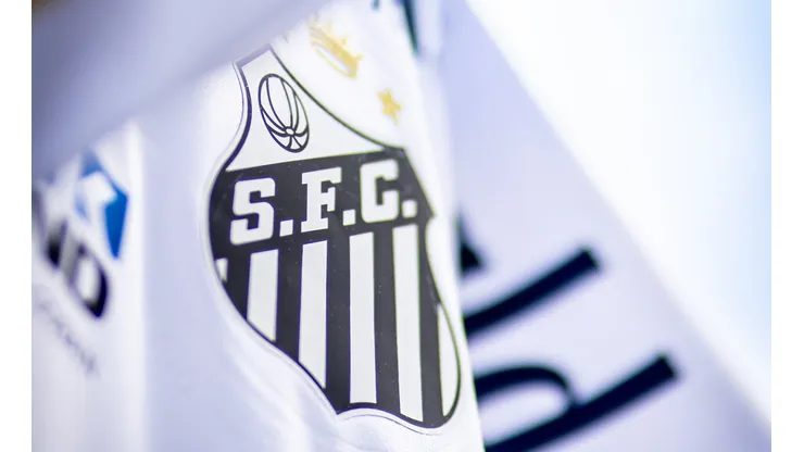 Santos pode ter um novo fornecedor de material esportivo a partir de janeiro e Umbro já tem quatro concorrentes - Foto: Divulgação/Santos FC