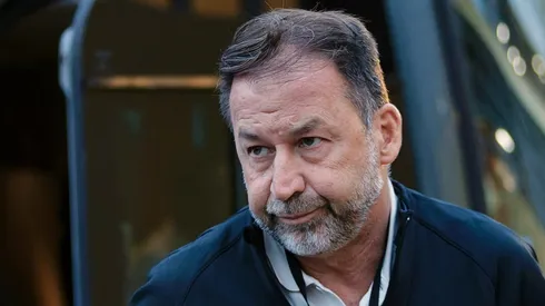 Presidente se decidiu sobre futuro de António Oliveira no Corinthians e comunicou à organizada