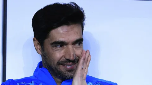 Abel Ferreira, durante jogo contra o São Paulo. Treinador tem preferência por atuar sempre na arena palestrina.