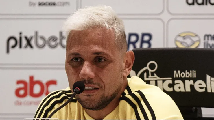 Goleiro Diego Alves