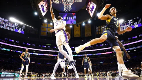 Os Lakers pegaram os Pacers e fizeram um grande jogo para manter viva a chance de play-off na temporada (Foto: Ronald Martinez/Getty Images)