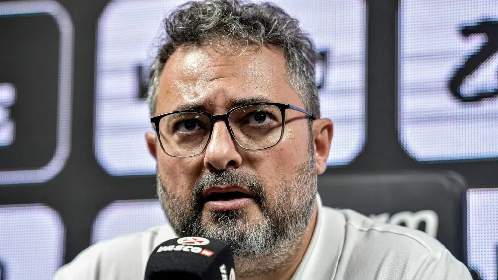 Alexandre Mattos, diretor de futebol do Vasco, nas apresentações de Adson, Galdames, Keiller e Victor Luis, em São Januário. Foto: Thiago Ribeiro/AGIF