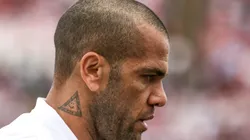 Daniel Alves está preso há mais de 1 ano na Espanha e deve ser solto hoje