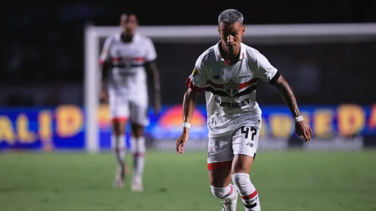 Atacante do Tricolor Paulista durante a partida que sofreu a contusão