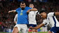 Zagueiro em ação diante da Inglaterra, no amistoso do sábado (23)