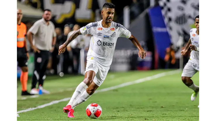 Foto: Reinaldo Campos/AGIF - Aderlan está com lesão na coxa