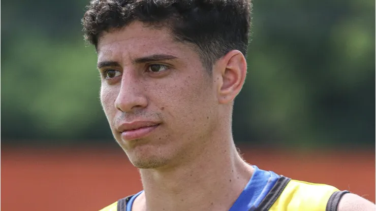 Corinthians deu uma esfriada nas conversas para ter Yago Ferreira, destaque do Nova Iguaçu - Foto: Vitor Melo/NIFC