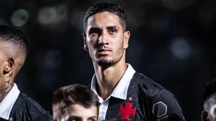 Praxedes é um dos quatro jogadores do Vasco que estão na 'barca' de saída de São Januário - Foto: Leandro Amorim/Vasco