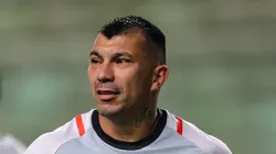 Medel, durante aquecimento antes da partida contra o América-MG no Brasileirão de 2023. Medalhão não discutiu com jovem atacante.