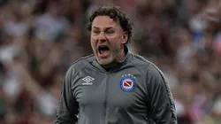 Gabriel Milito, quando treinava o Argentino Juniors. Ele é o novo treinador do Atlético Mineiro.