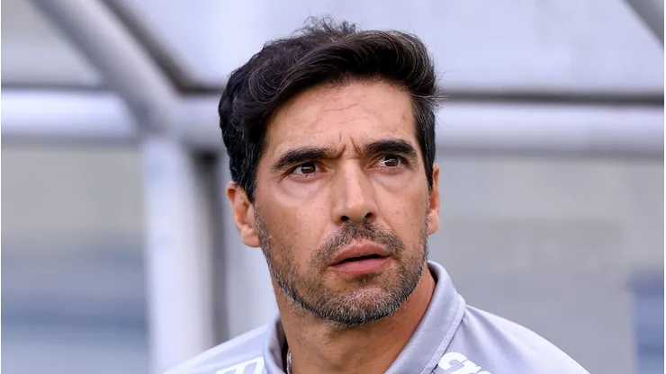 Abel Ferreira, durante jogo do Paulistão. Treinador prefere jogar na arena palestrina.